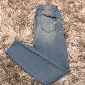 Light denim low-waisted jeans